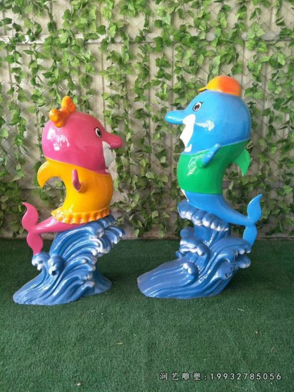 商业街玻璃钢海豚雕塑