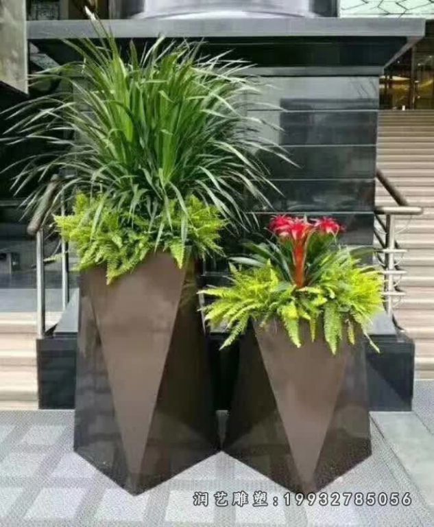 花园不锈钢花瓶雕塑