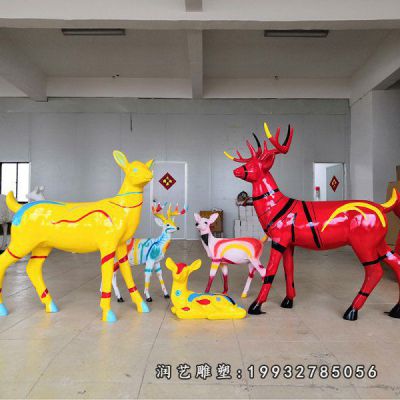 景区玻璃钢梅花鹿动物雕塑