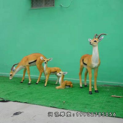 小区玻璃钢羚羊雕塑
