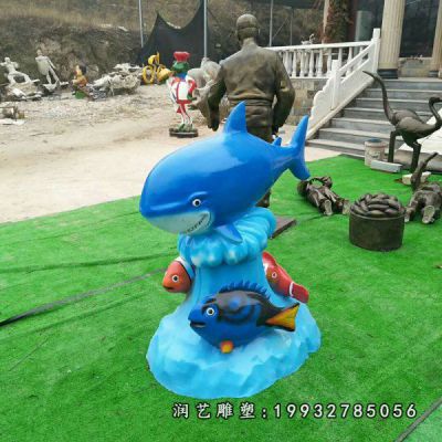 商业街玻璃钢鲨鱼动物雕塑