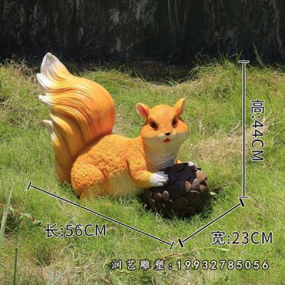 游乐场玻璃钢动物松鼠雕塑