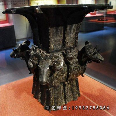 公园四羊方尊铜雕