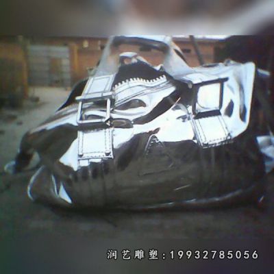 花园不锈钢手提包雕塑