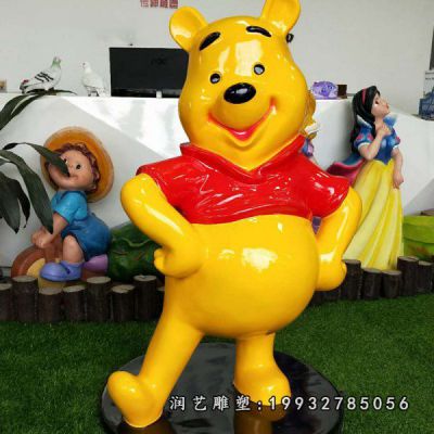 商业街玻璃钢小熊维尼雕塑