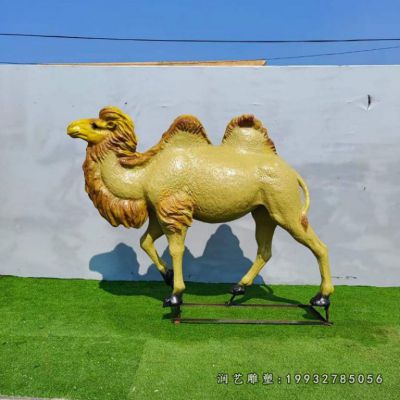 广场玻璃钢骆驼动物雕塑