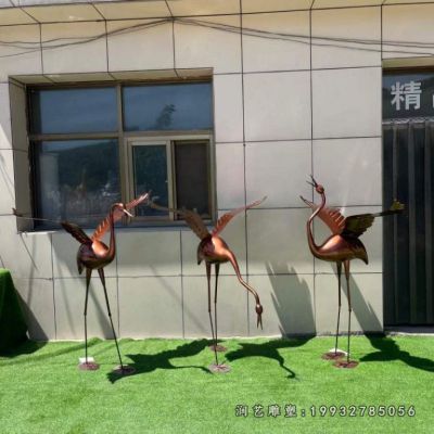 草坪仙鹤动物铜雕