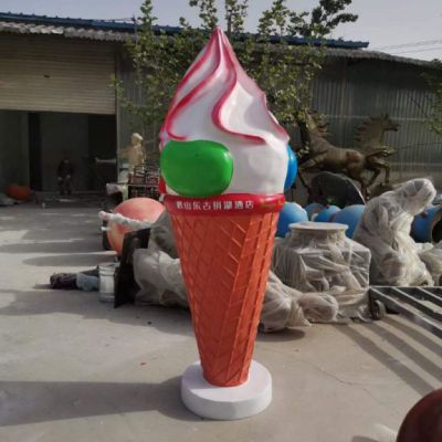 草坪玻璃钢冰激凌雕塑