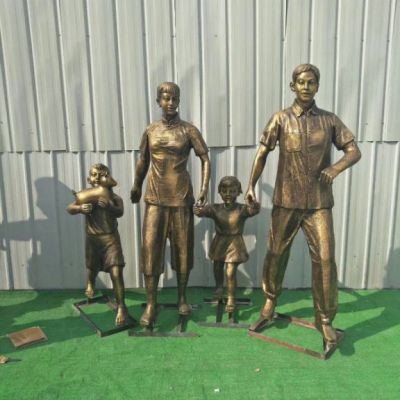 小区一家人铜雕