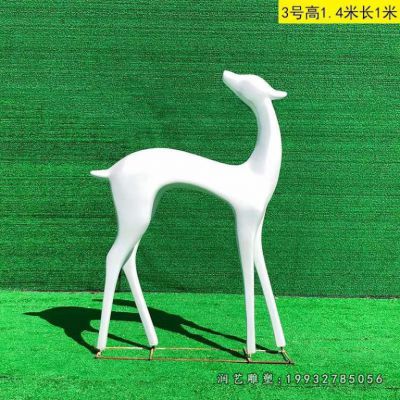 草坪玻璃钢动物鹿雕塑