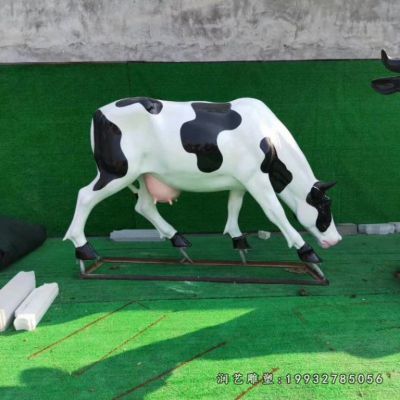 园林玻璃钢奶牛动物雕塑