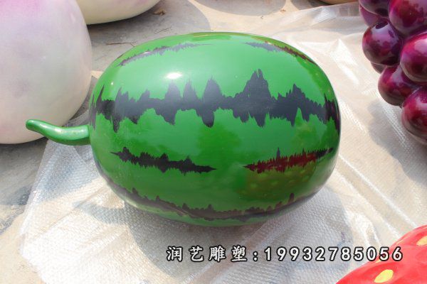 小区玻璃钢西瓜雕塑