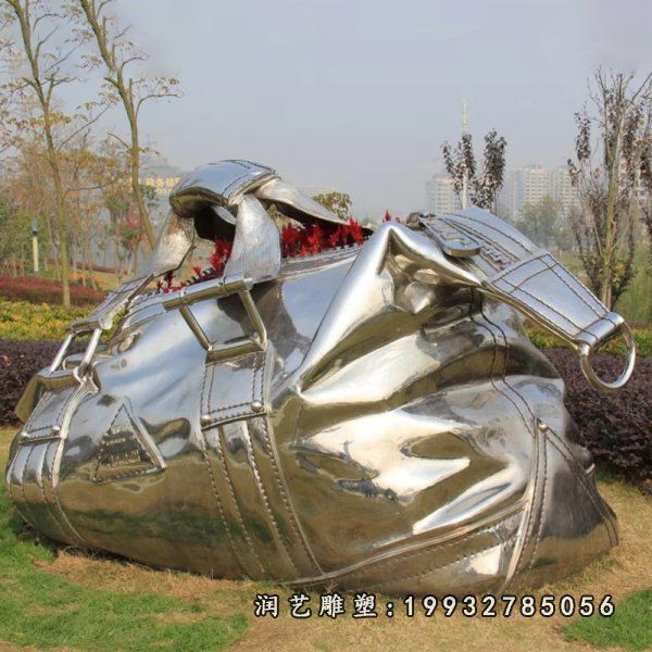 步行街不锈钢手提包雕塑