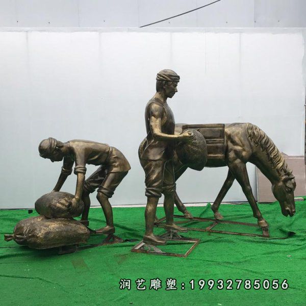商业街人物搬东西铜雕