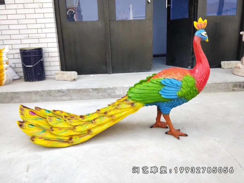 商业街玻璃钢孔雀动物雕塑