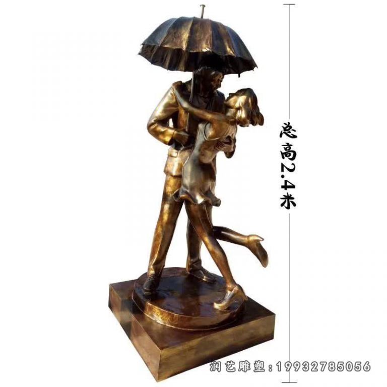 小区人物情侣铜雕