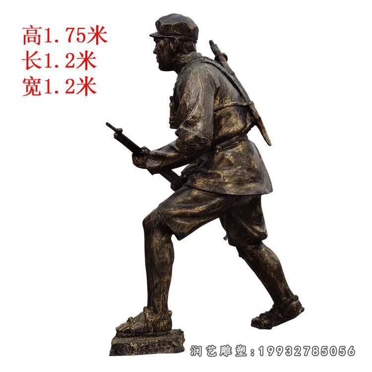 草坪人物红军铜雕
