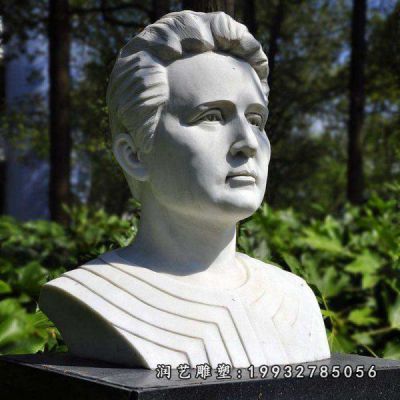 游乐场人物居里夫人石雕