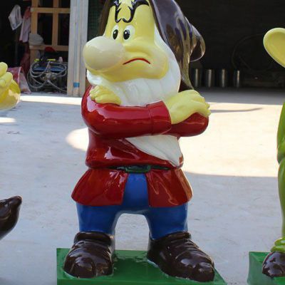 小区玻璃钢小矮人雕塑