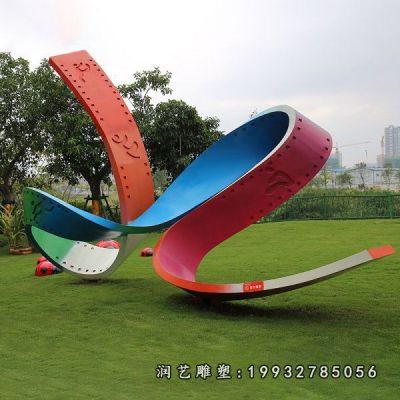 广场不锈钢胶卷雕塑