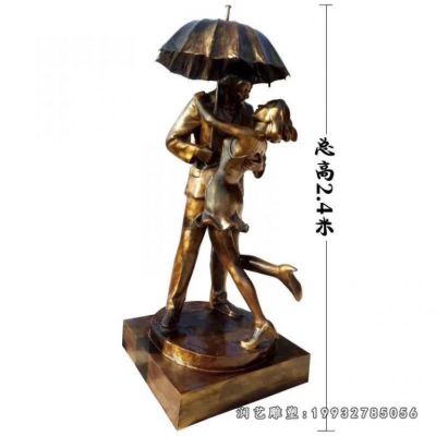 小区人物情侣铜雕
