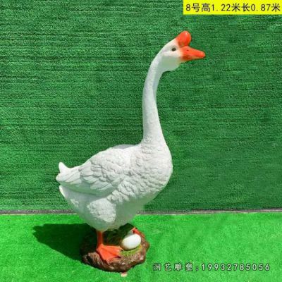 学校玻璃钢动物鹅雕塑